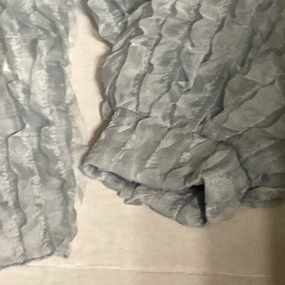 Beulah ruffled blouse NOTE missing button size one - Picture 3 of 13